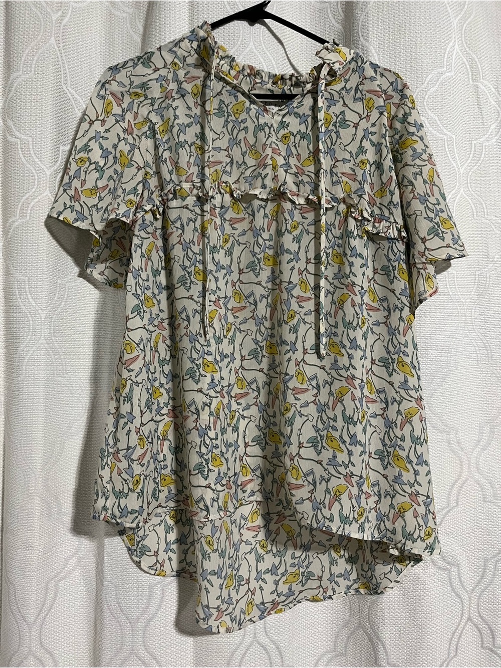 Hayden Cream Floral Ruffle Short-Sleeve High Low Blouse - Size Large